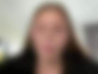 Avelia's Live Sex Cam Show
