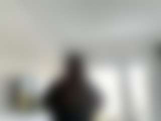 Avelia's Live Sex Cam Show