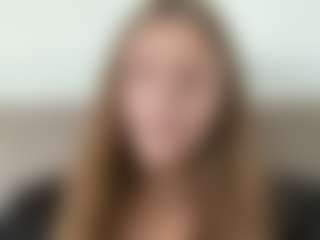 Avelia's Live Sex Cam Show