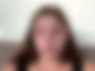 Avelia's Live Sex Cam Show