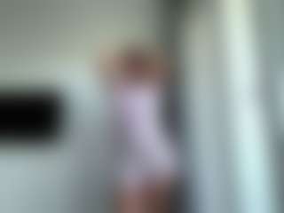 Live cam show with Avelia - College Mature on hotwifechat.live