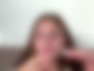Live cam show with Avelia - Ass Clapping on Dolls Live