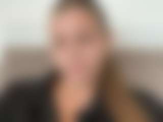 Live cam show with Avelia - Ebony MILF on CamwithHer