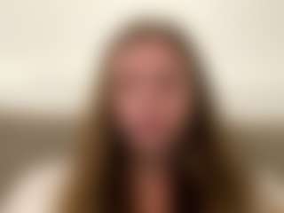 Live cam show with Avelia - College MILF on liverealitysex.com