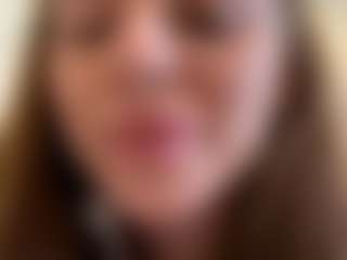 Live cam show with Avelia - Anal on Camsoda