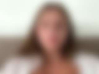 Spettacolo in cam dal vivo con Avelia - BBW College su Camsoda