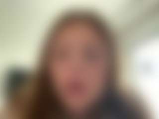 Avelia's Live Sex Cam Show