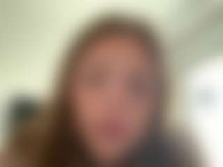 Avelia's Live Sex Cam Show