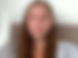Live cam show with Avelia - MILF Teen (18+) on 1on1-livenow