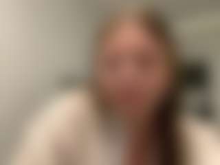 Live cam show with Avelia - Ass Clapping on Camsoda