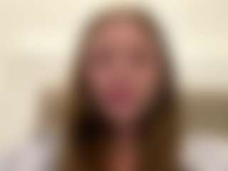 Avelia's Live Sex Cam Show