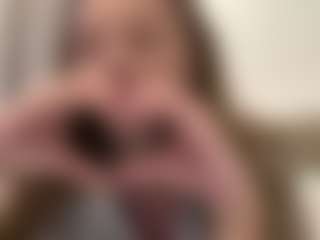 Live cam show with Avelia - Middle Aged on sexylive.show