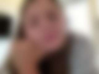 Live cam show with Avelia - Handjob on Camsoda
