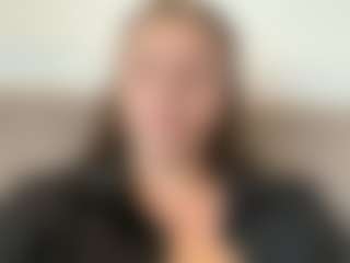 Avelia's Live Sex Cam Show
