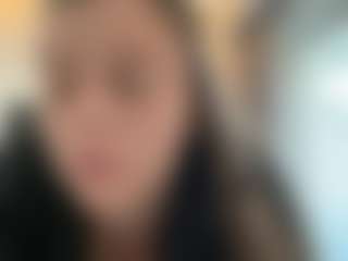 Avelia's Live Sex Cam Show