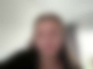 Avelia's Live Sex Cam Show