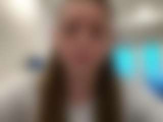 Live-Cam-Show mit Avelia - Shaved Pussy MILF auf Camsoda