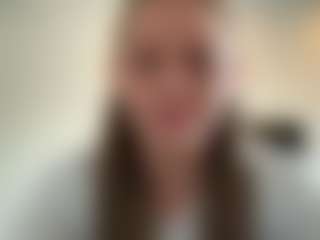 Avelia's Live Sex Cam Show