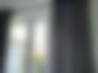 Avelia's Live Sex Cam Show