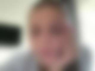 Live cam show with Avelia - Facial on Camsoda