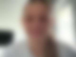 Avelia's Live Sex Cam Show