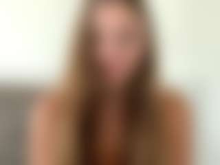 Spettacolo in cam dal vivo con Avelia - MILF Teen (18+) su Camsoda
