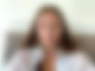 Avelia's Live Sex Cam Show