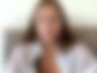Avelia's Live Sex Cam Show