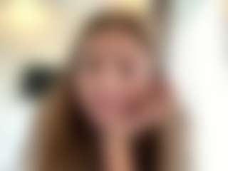 Avelia's Live Sex Cam Show