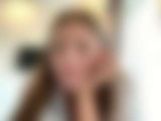 Avelia's Live Sex Cam Show