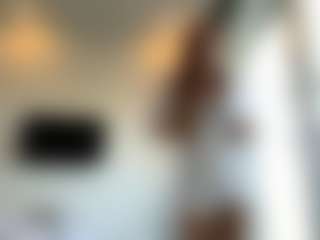 Avelia's Live Sex Cam Show