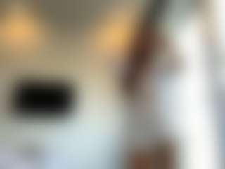 Avelia's Live Sex Cam Show