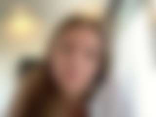 Avelia's Live Sex Cam Show