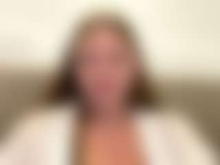 Avelia's Live Sex Cam Show