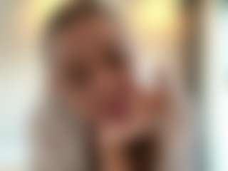 Avelia's Live Sex Cam Show