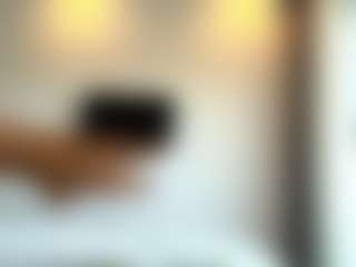 Avelia's Live Sex Cam Show