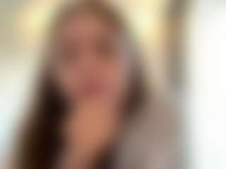 Avelia's Live Sex Cam Show