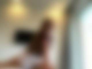 Live cam show with Avelia - Drinking on Camming Site