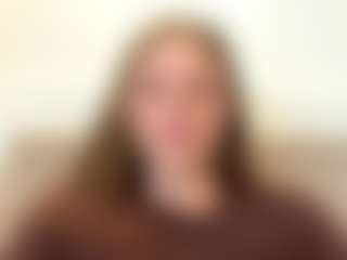 Avelia MILF webcam performer live streaming
