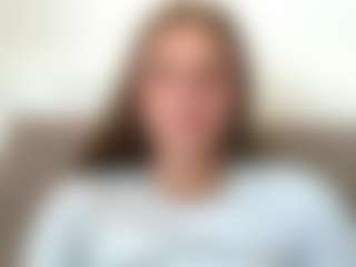 Avelia's Live Sex Cam Show