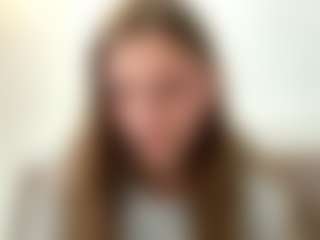 Avelia's Live Sex Cam Show