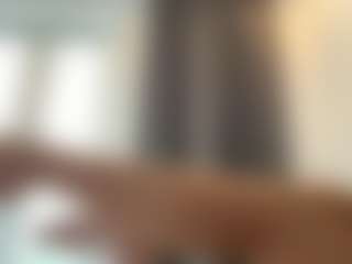 Avelia's Live Sex Cam Show
