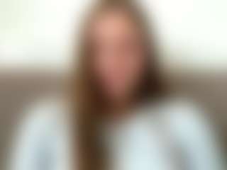Avelia's Live Sex Cam Show
