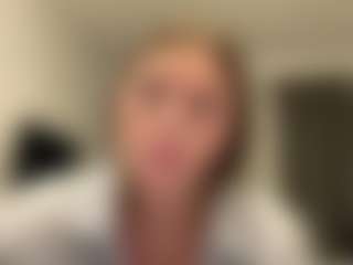 Live cam show with Avelia - Mature on StripNow