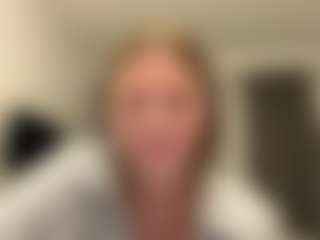 Avelia's Live Sex Cam Show