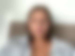 Live cam show with Avelia - Mature on madthumbs