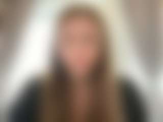Avelia's Live Sex Cam Show