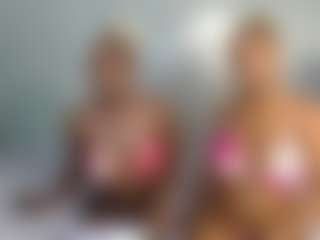 Live cam show with LunaDarlin - Squirt on Livezox