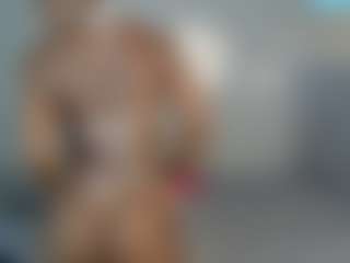 Live cam show with LunaDarlin - Mature on camgirlchat.live
