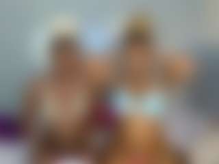 Live cam show with LunaDarlin - Tease on Camsoda